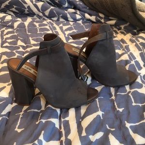 Steve Madden Peep toe booties